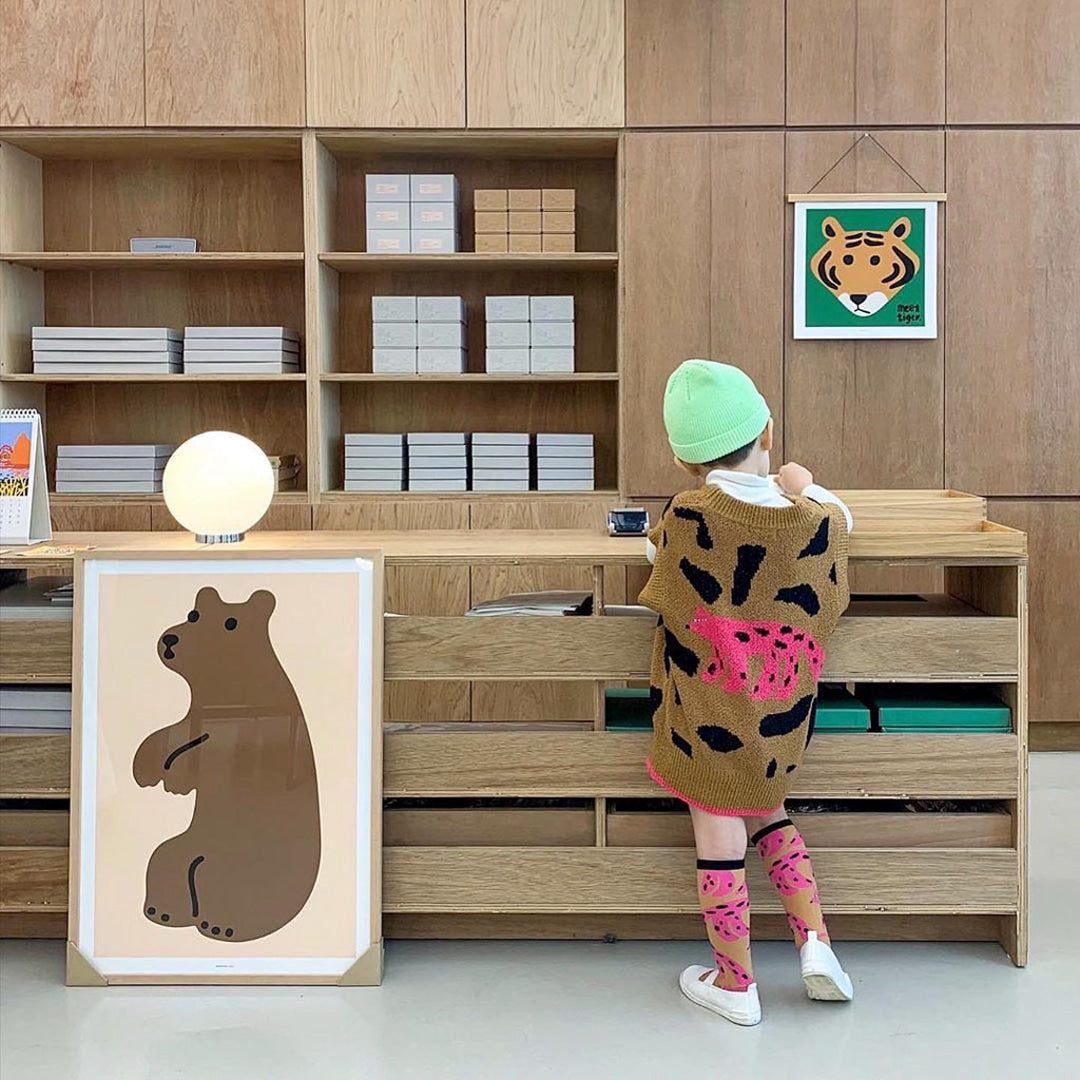 HUGGY BEAR BROWN POSTER