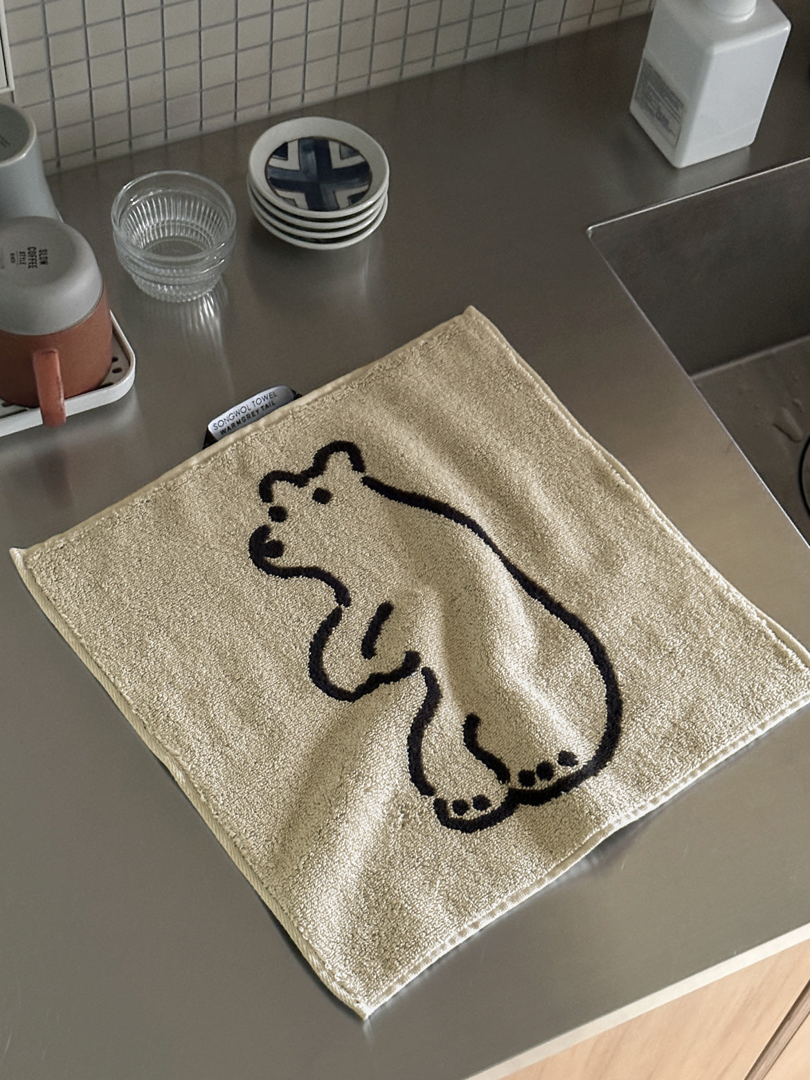 HUGGY BEAR HAND TOWEL - CREAM