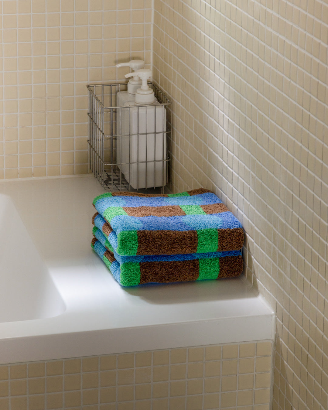 DOT CHECK FACE TOWEL - BLUE ON BRICK