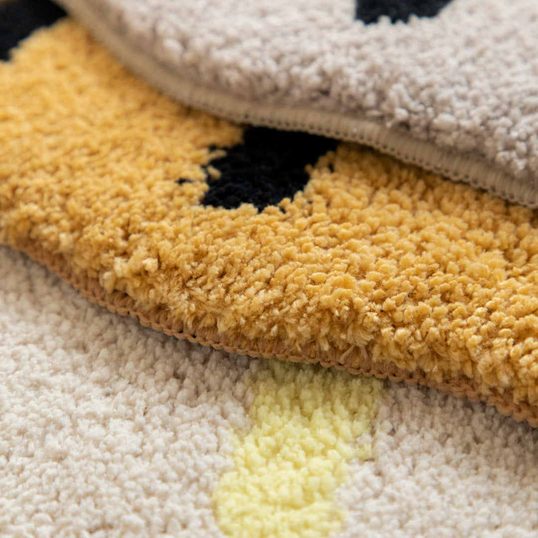 LION RUG - BLACK LINE ON BROWN