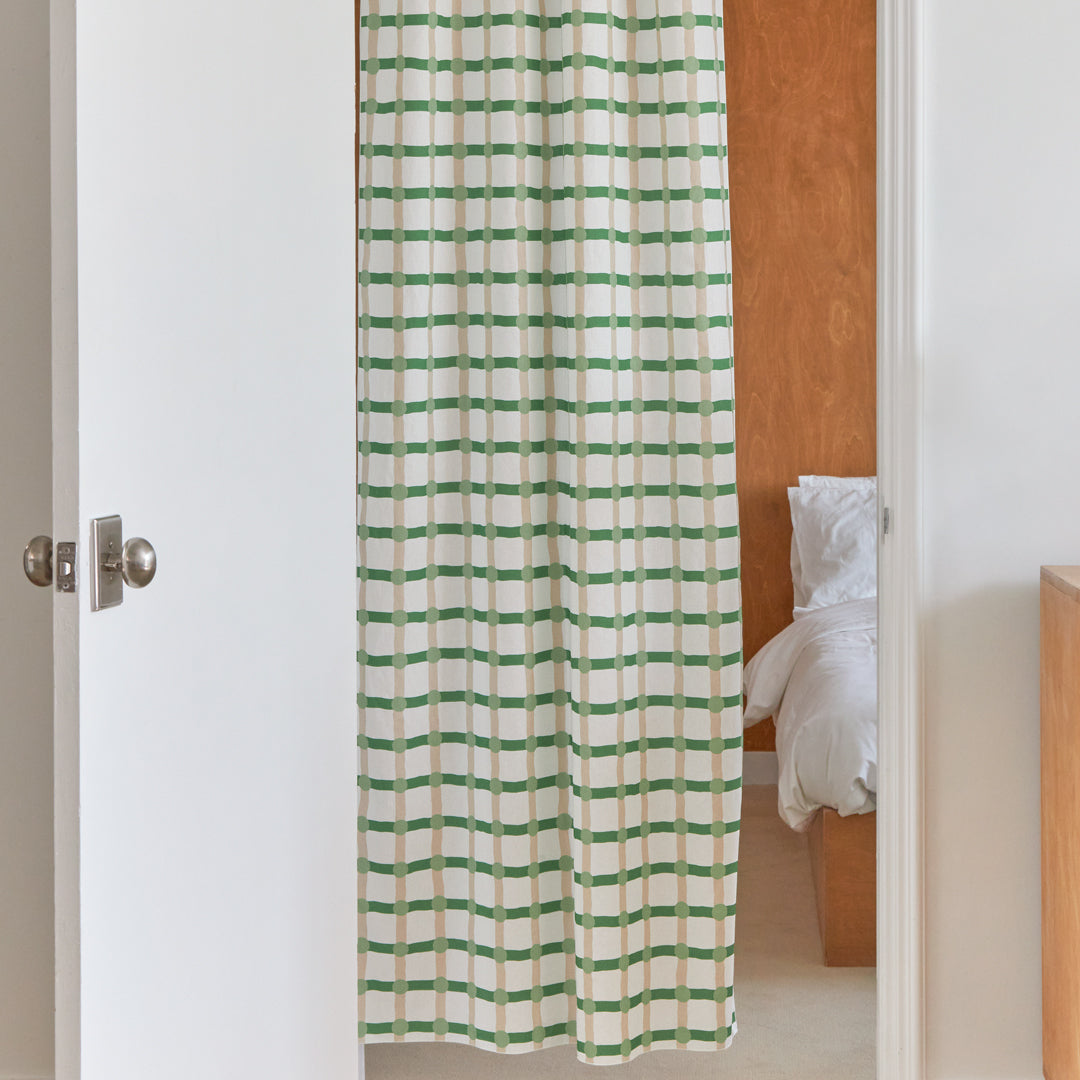 DOT CHECK DOOR CURTAIN - PALE GREEN ON WHITE