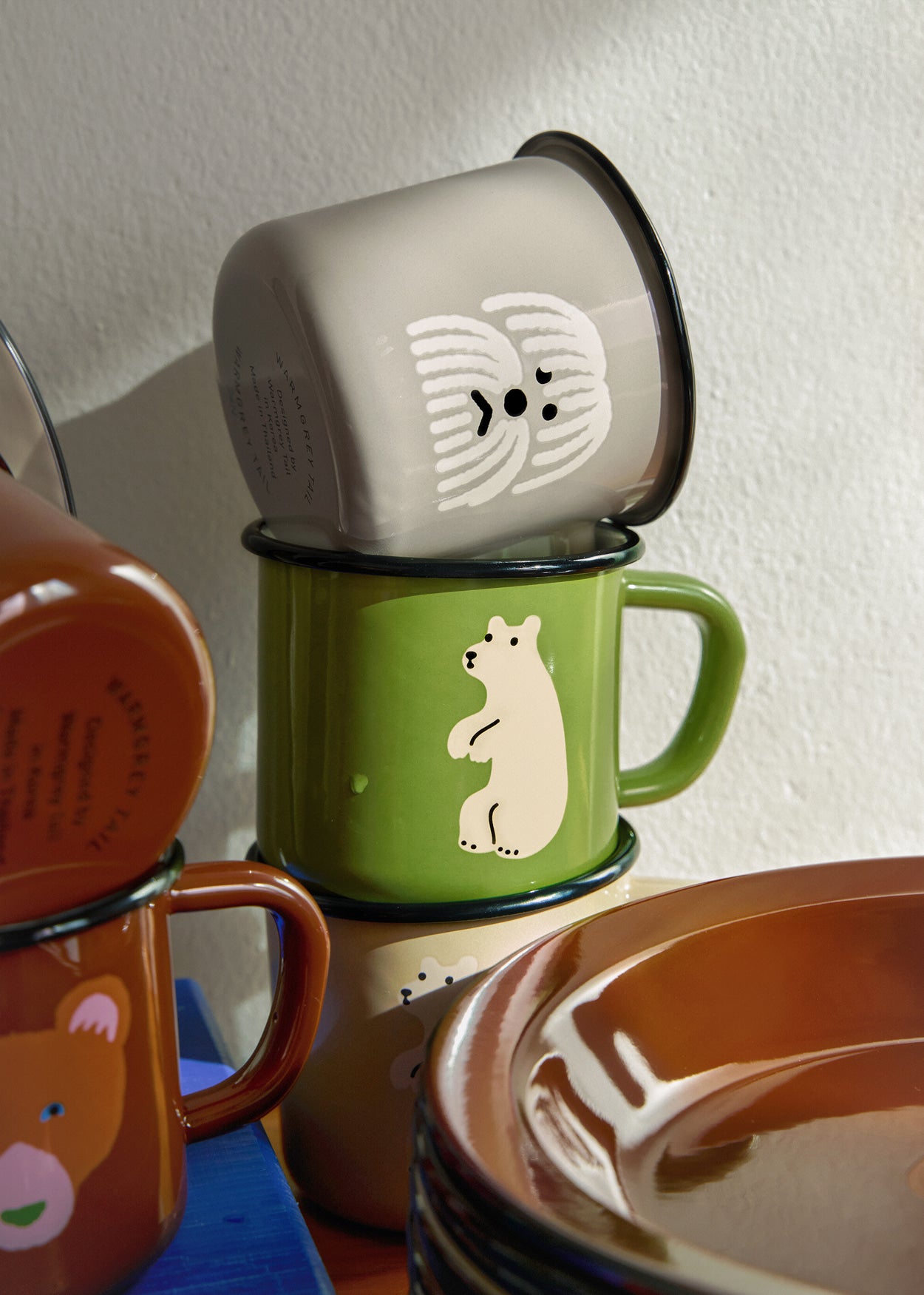 HUGGY BEAR BEIGE ENAMEL MUG CUP