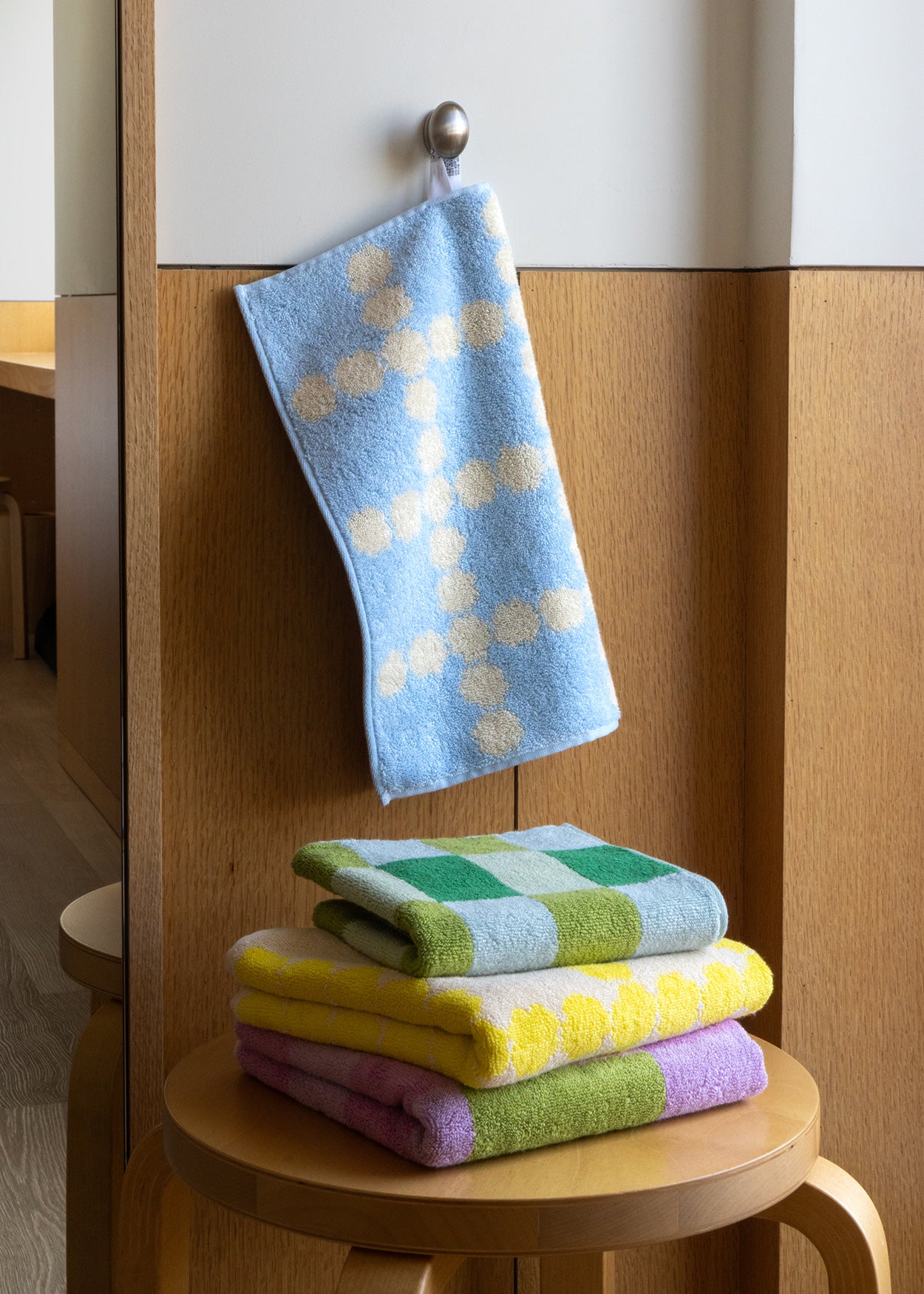 BLOSSOM CHECK HAND TOWEL - SKY BLUE