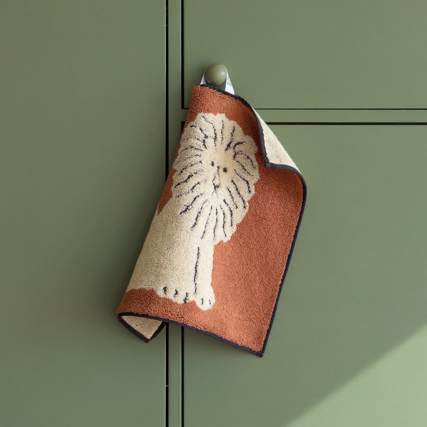 LION HAND TOWEL - CREAM