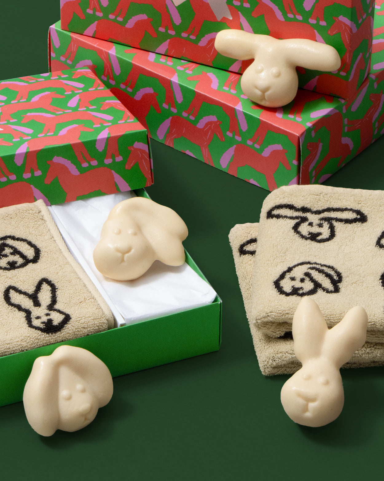 RELIEF SOAP & TOWEL SET - TRIO