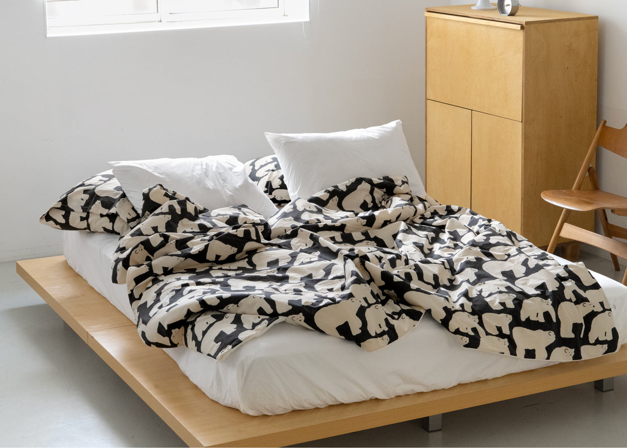 POLAR BEARS BLACK MODAL SUMMER COMFORTER