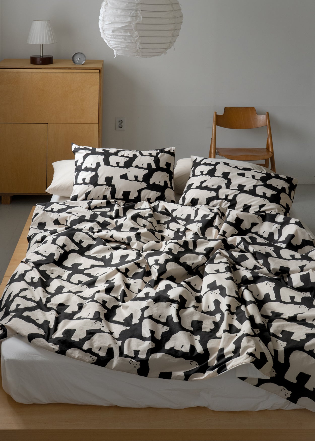 POLAR BEARS BLACK PILLOW CASE (2size)