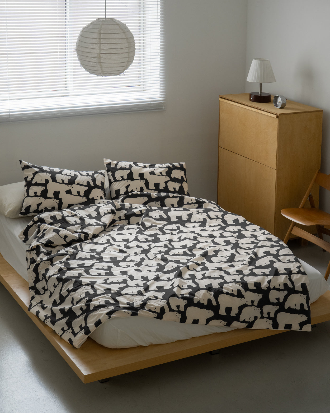 POLAR BEARS BLACK MODAL SUMMER COMFORTER