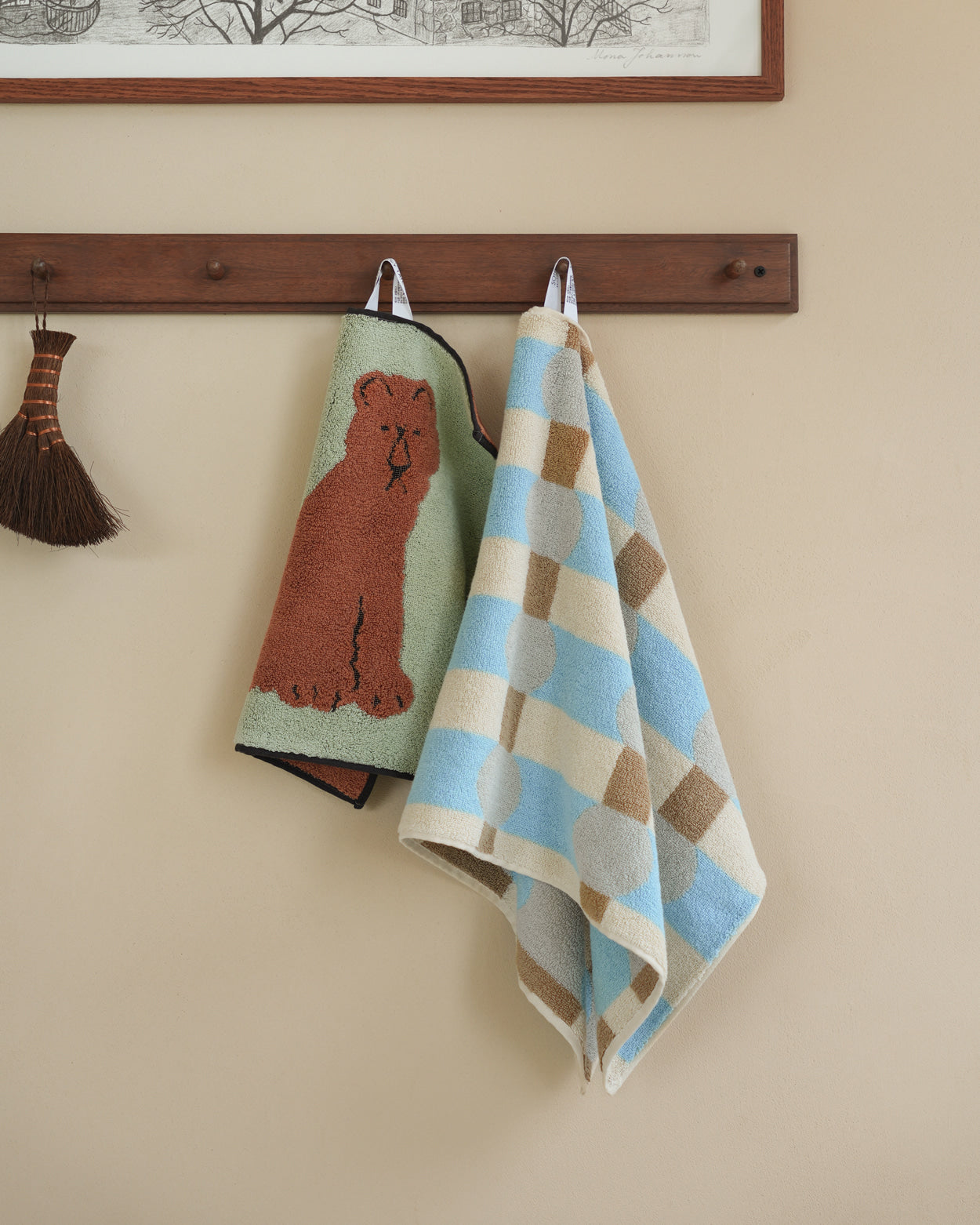 LIONESS HAND TOWEL - MINT