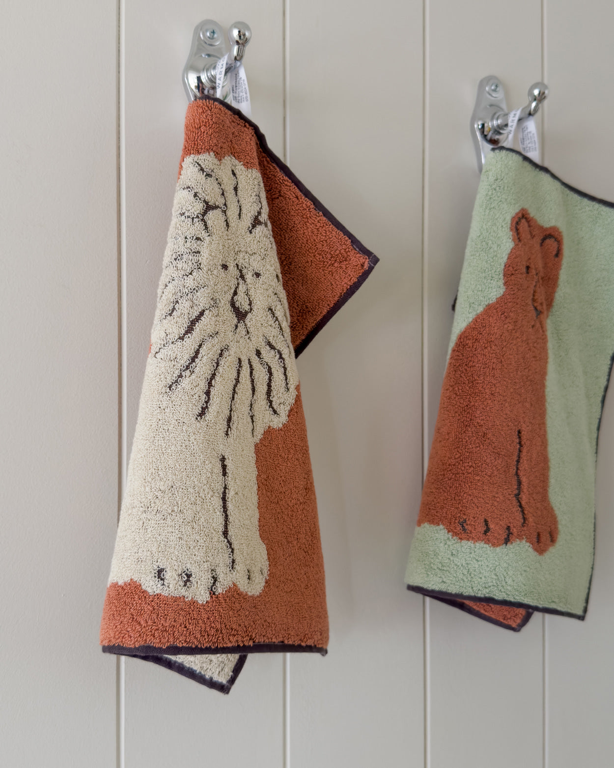 LION HAND TOWEL - CREAM