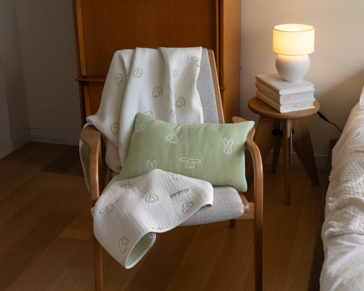 BUNNY BUNNY COTTON MODAL BLANKET - MOSS GREEN