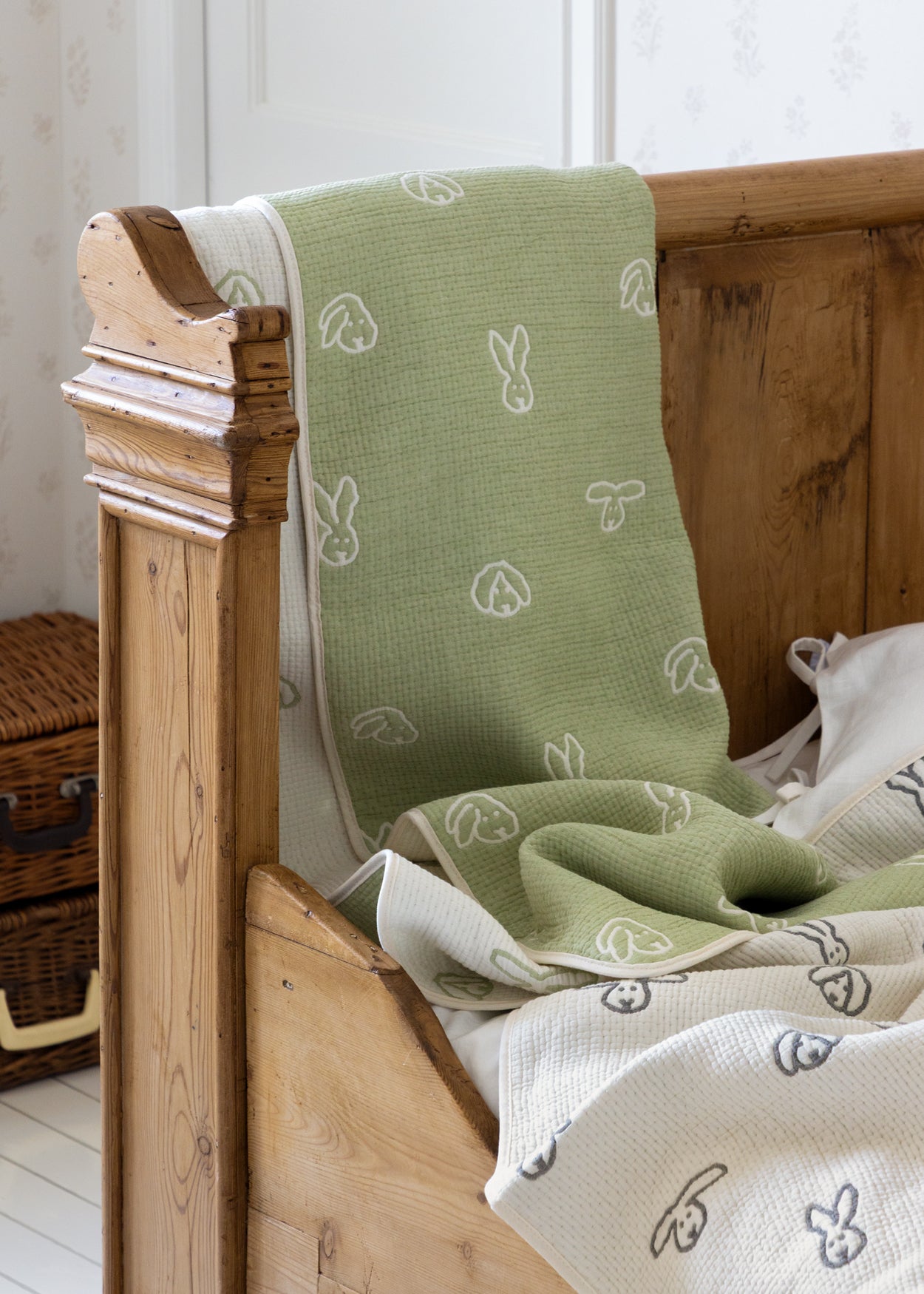 BUNNY BUNNY COTTON MODAL BLANKET - MOSS GREEN