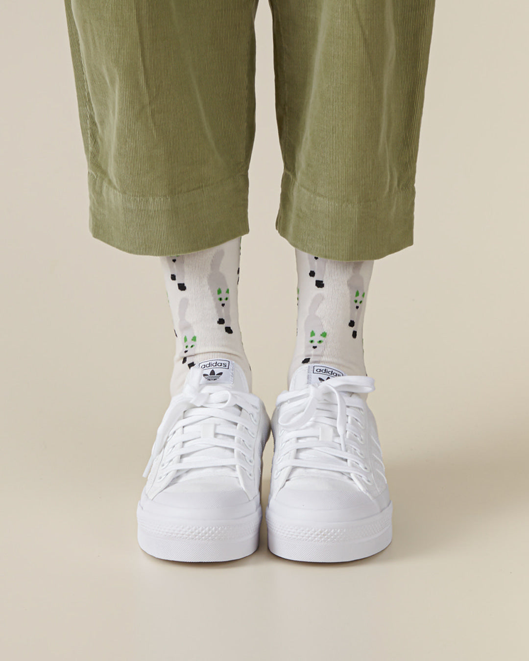CAT COMING SOCKS - WHITE