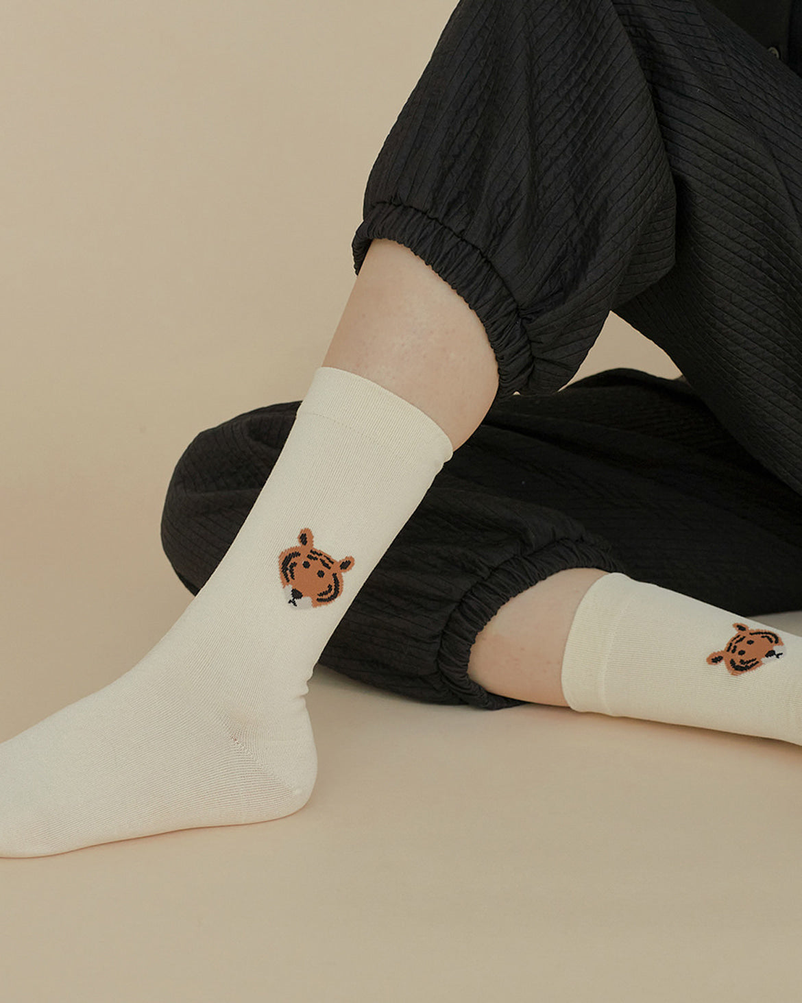 MEET TIGER SOCKS - IVORY