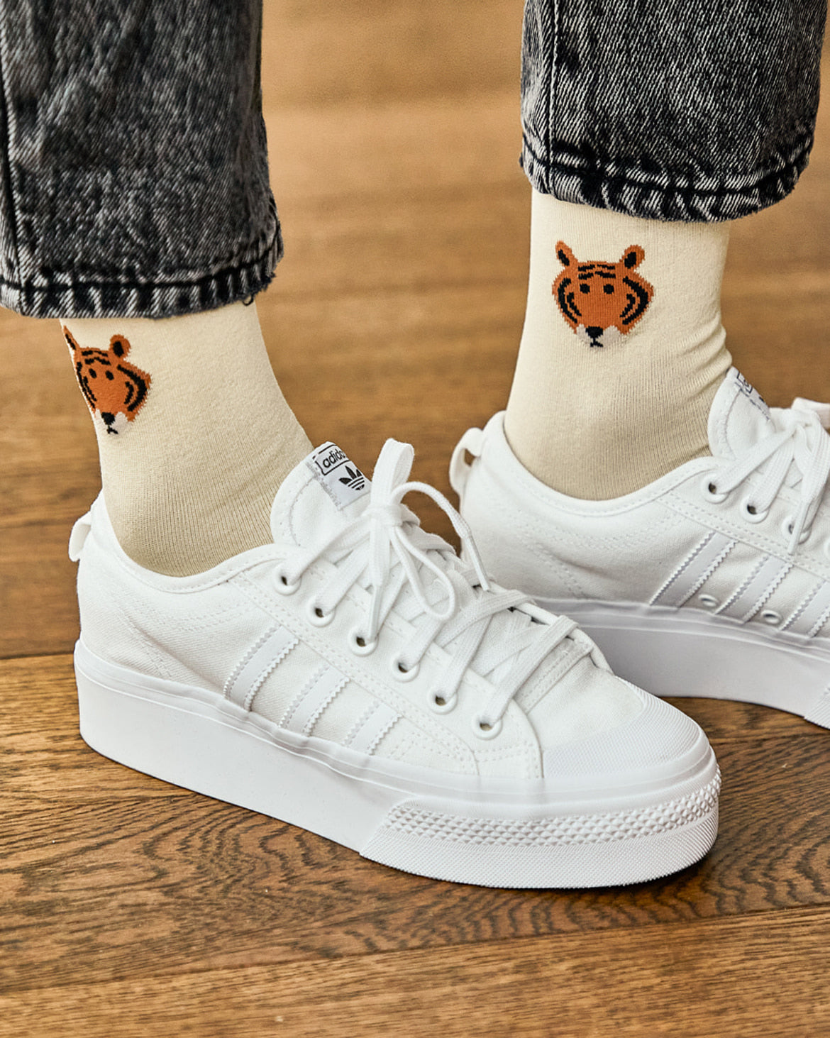 MEET TIGER SOCKS - IVORY