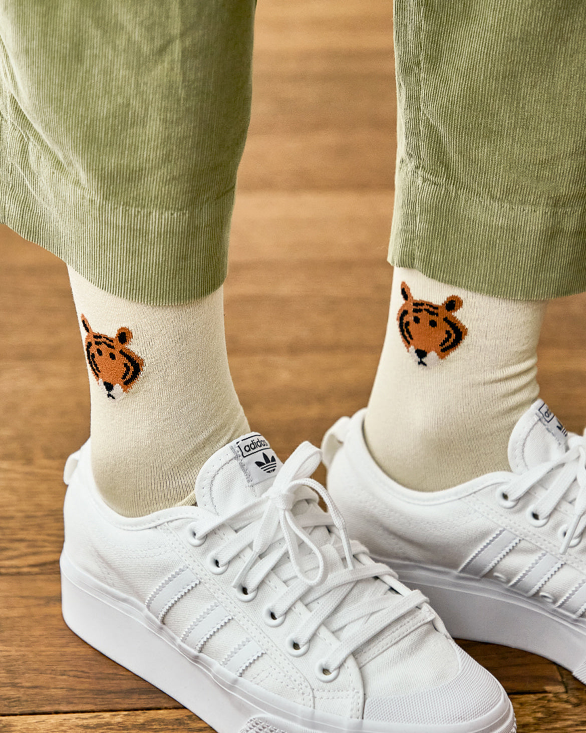 MEET TIGER SOCKS - IVORY