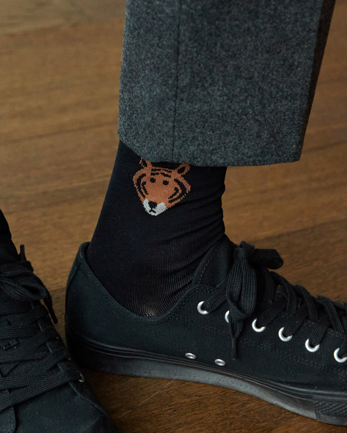 MEET TIGER SOCKS - BLACK