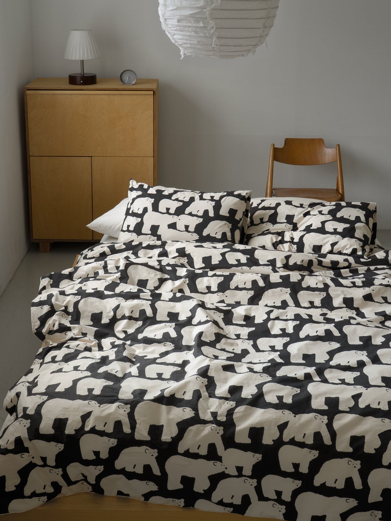POLAR BEARS BLACK PILLOW CASE (2size)
