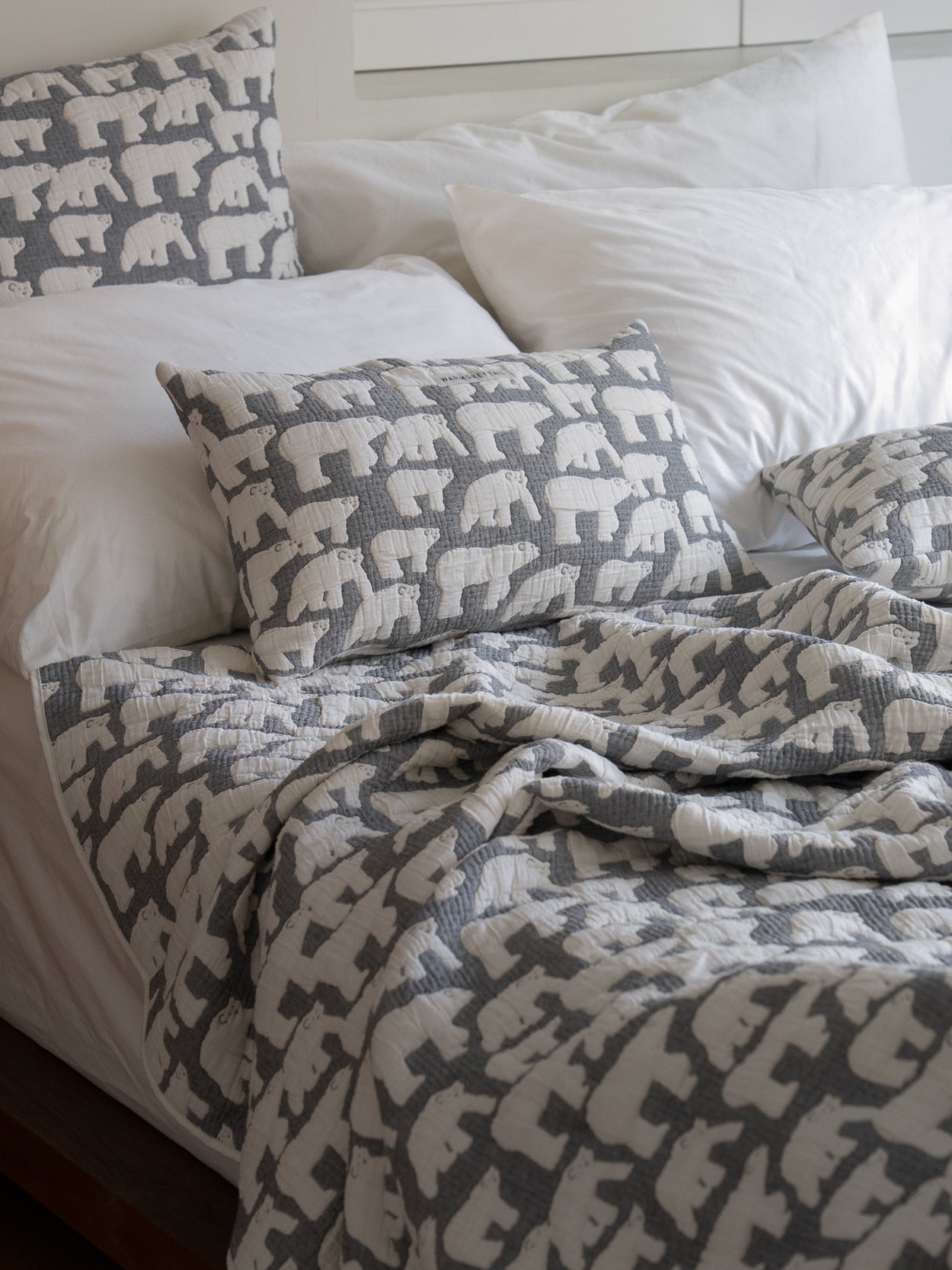 POLAR BEARS CUSHION COVER 3050 - WARMGREY