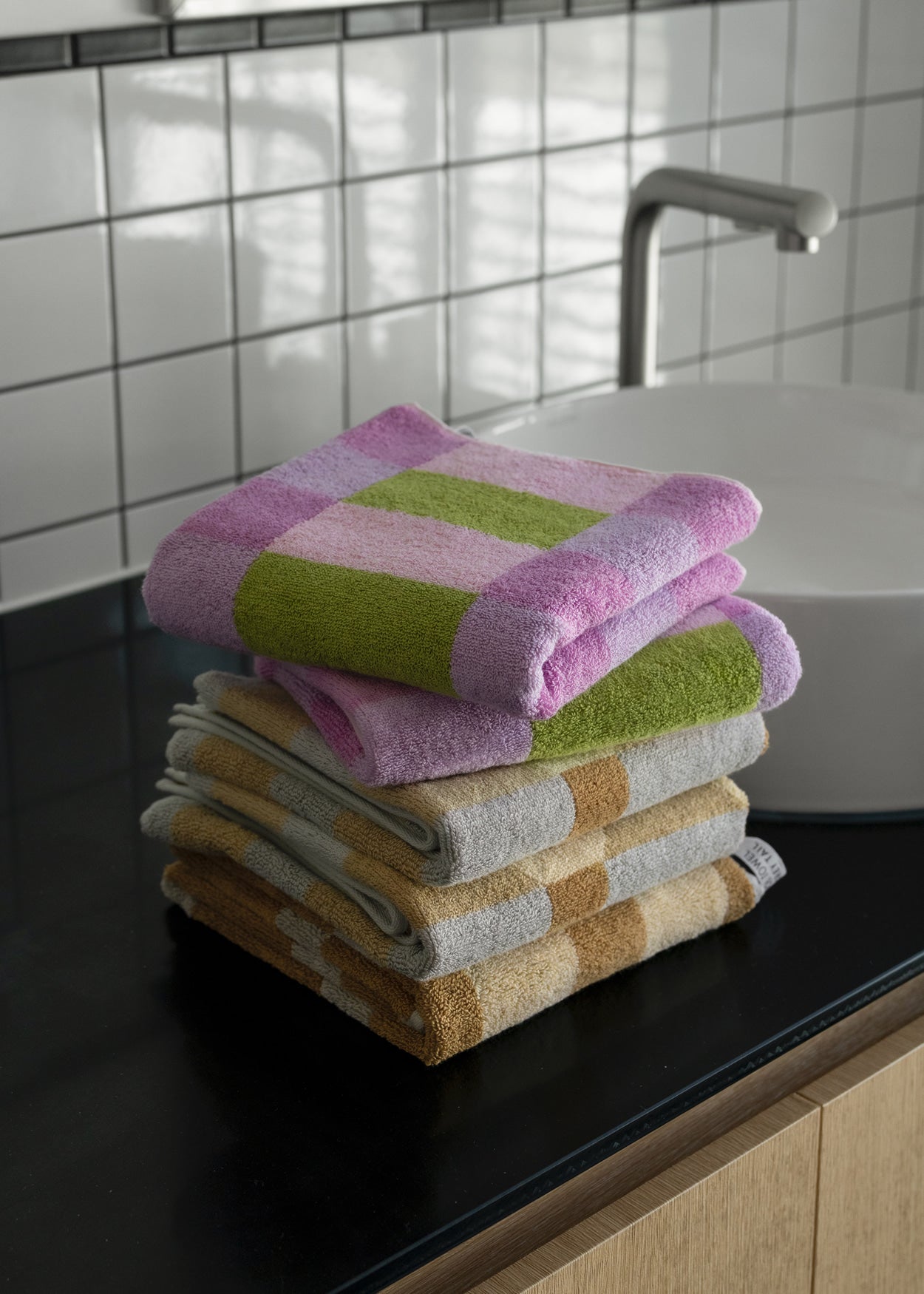 DOT CHECK FACE TOWEL - WOOD