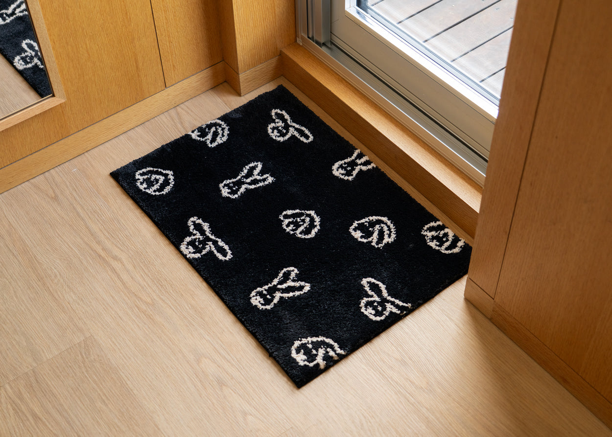 BUNNY BUNNY DOOR MAT - BLACK (65x45cm)