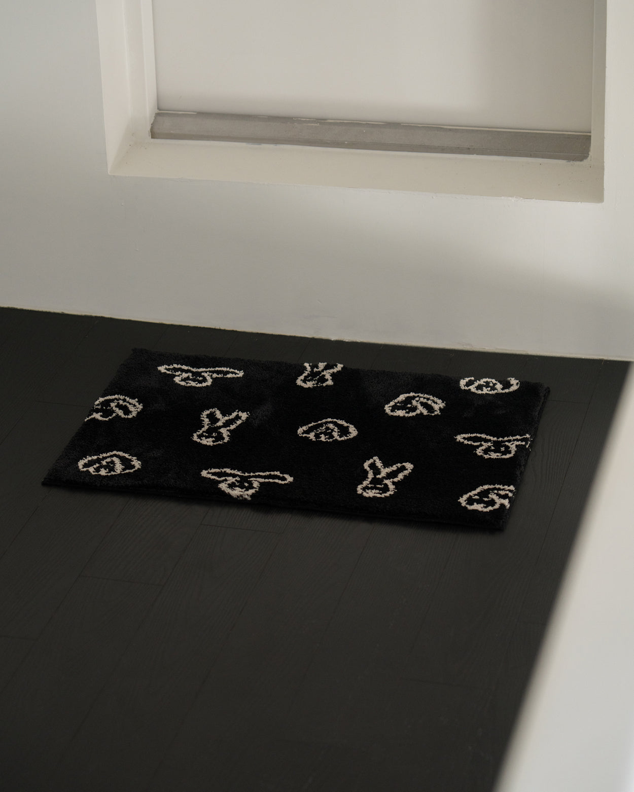 BUNNY BUNNY DOOR MAT - BLACK (65x45cm)