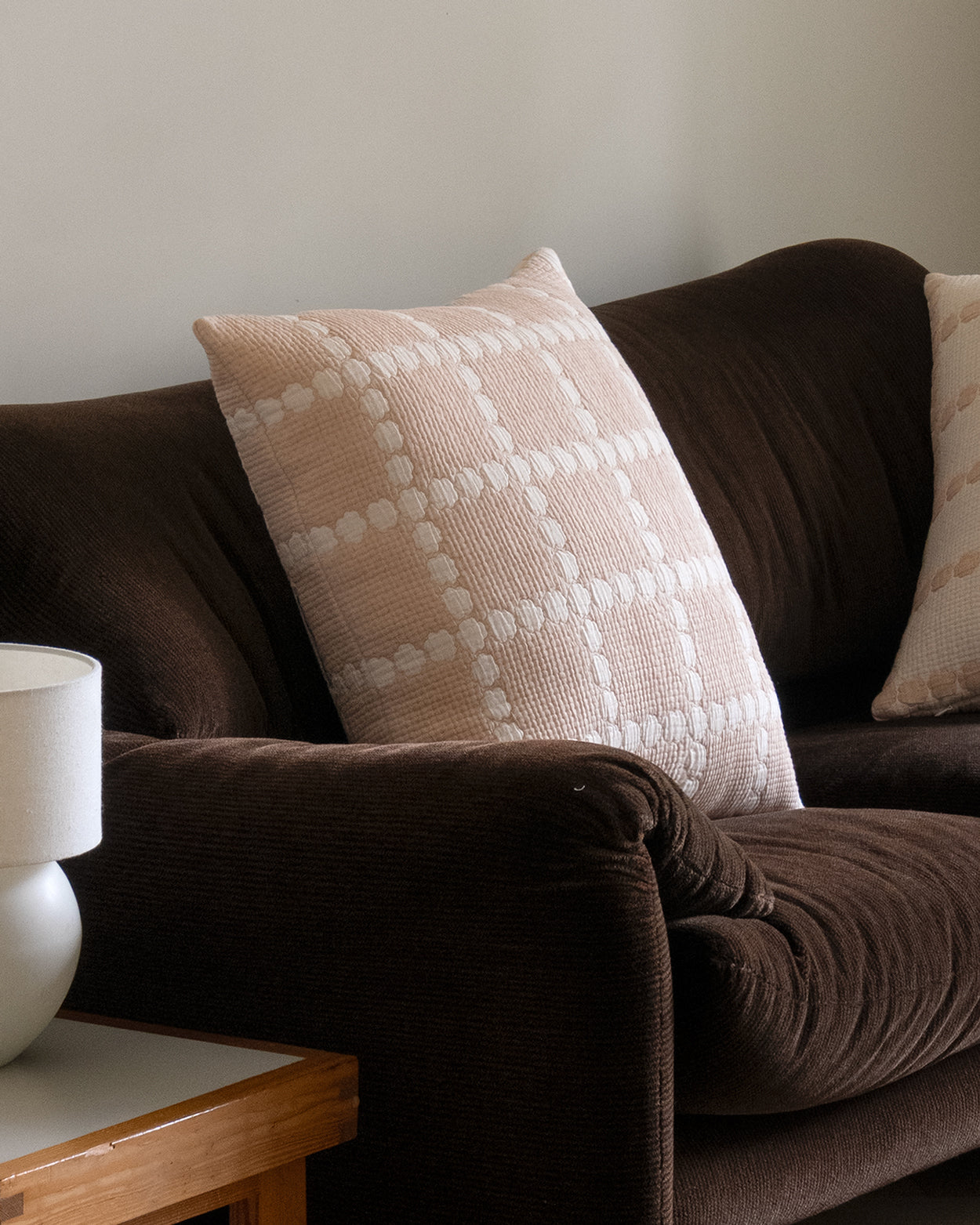 BLOSSOM CHECK CUSHION COVER 5050 - BEIGE (2colors)