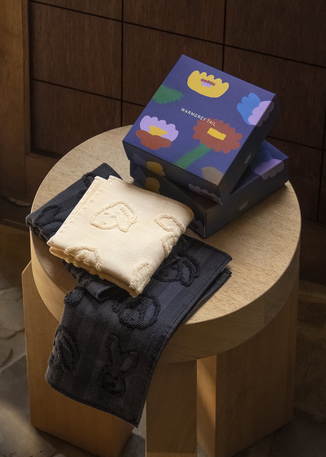 BUNNY BUNNY HAND CLOTH - BLACK