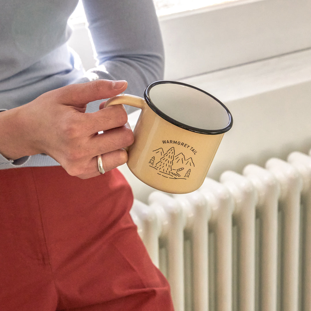 HUGGY BEAR BEIGE ENAMEL MUG CUP