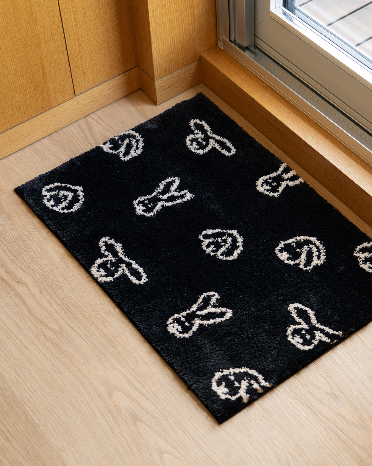 BUNNY BUNNY DOOR MAT - BLACK (65x45cm)