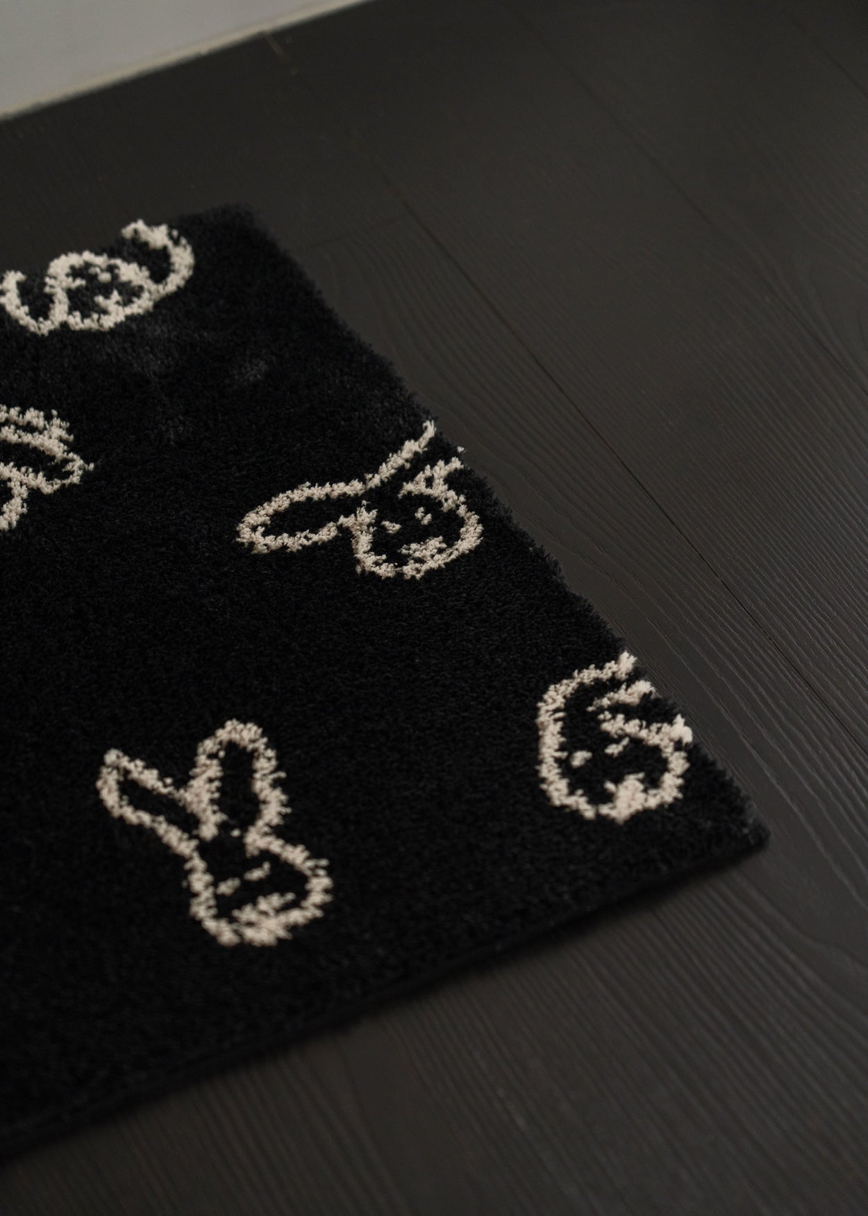 BUNNY BUNNY DOOR MAT - BLACK (65x45cm)