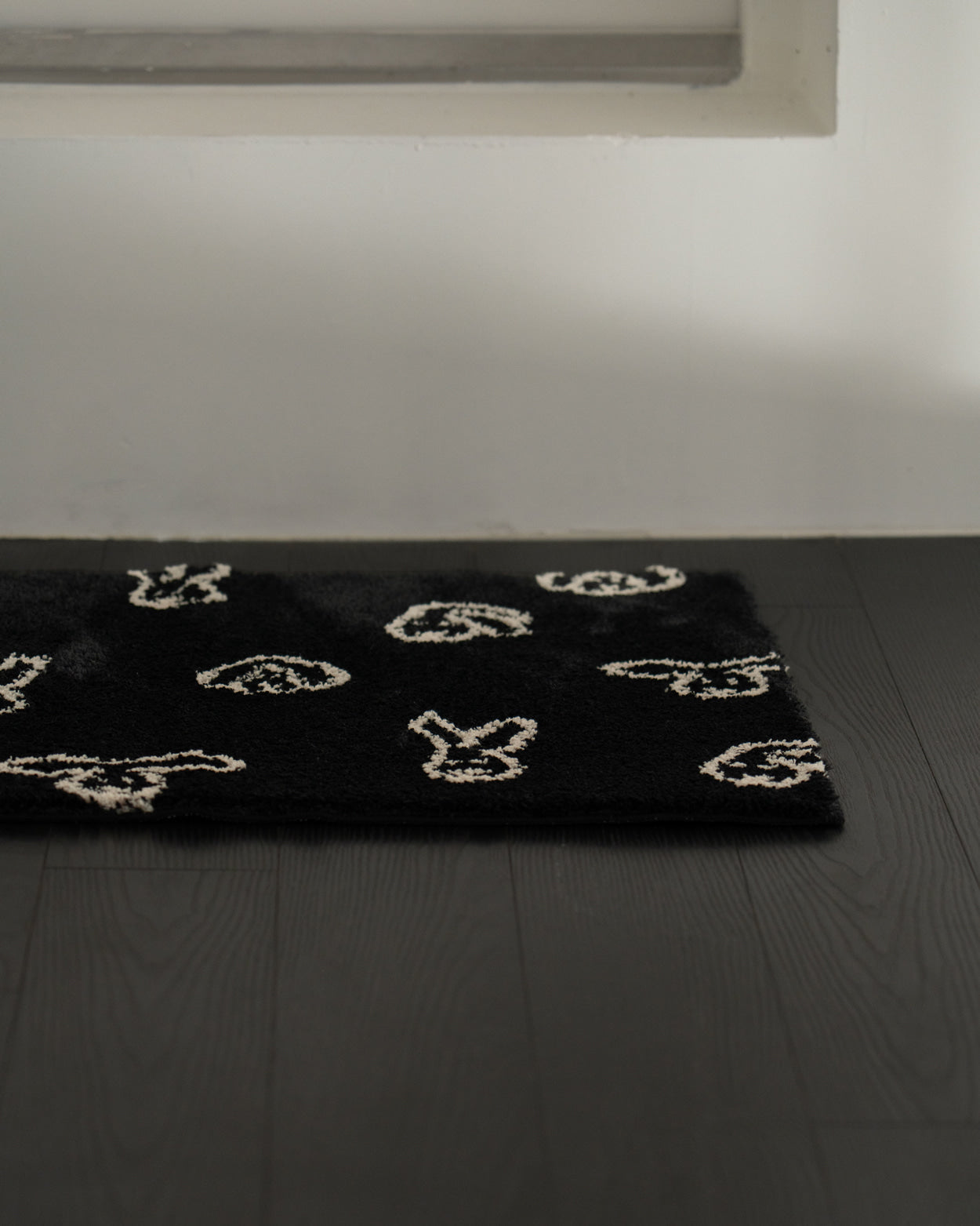 BUNNY BUNNY DOOR MAT - BLACK (65x45cm)