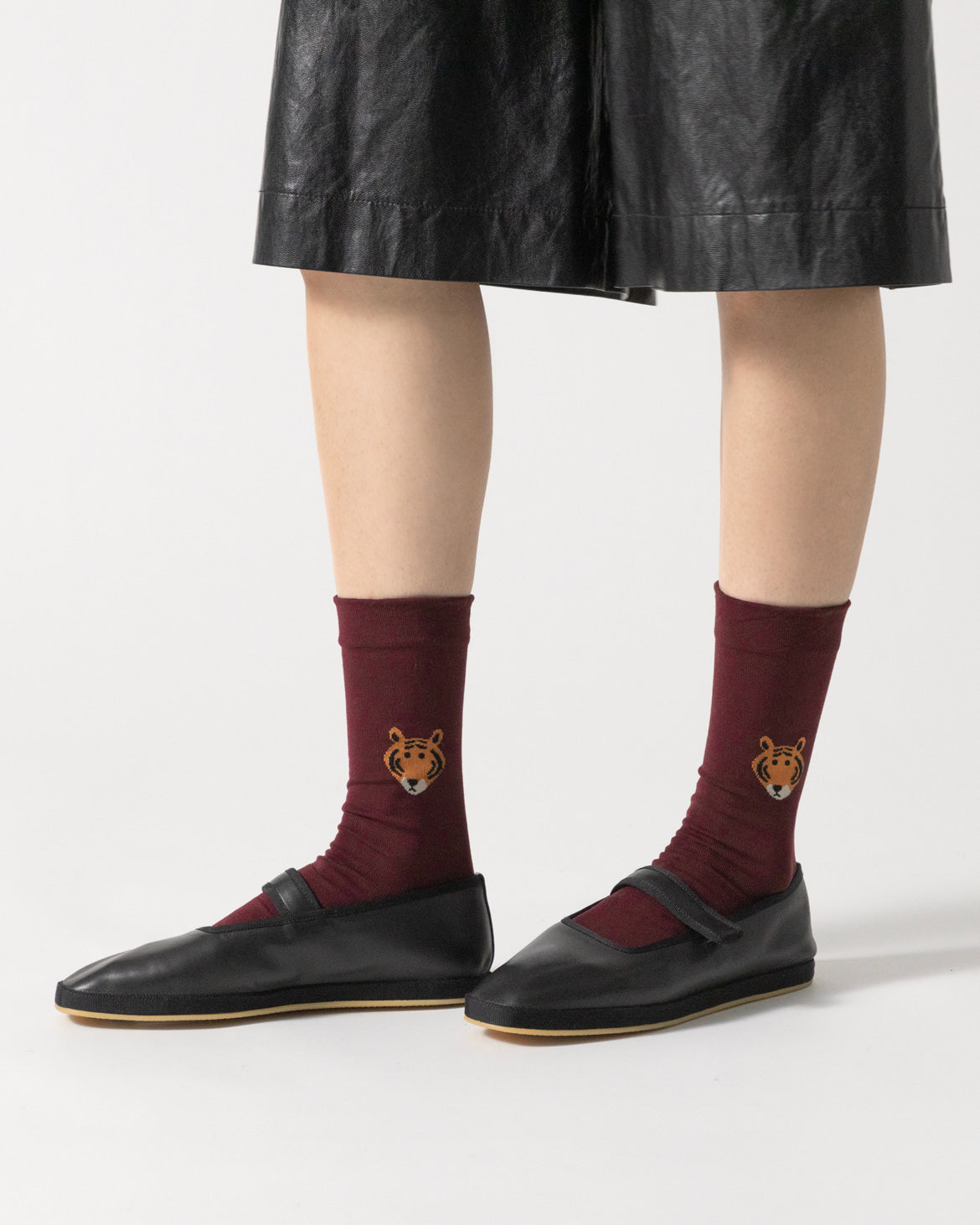 MEET TIGER SOCKS - BURGUNDY