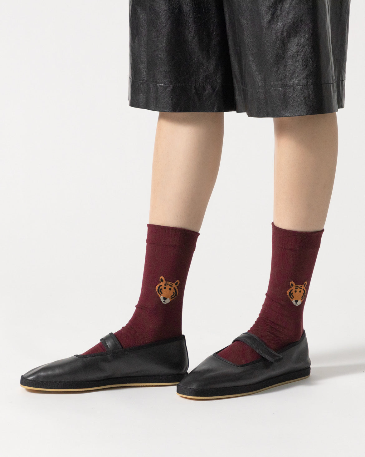 MEET TIGER SOCKS - BURGUNDY