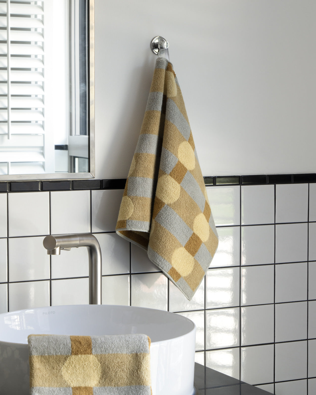 DOT CHECK FACE TOWEL - WOOD
