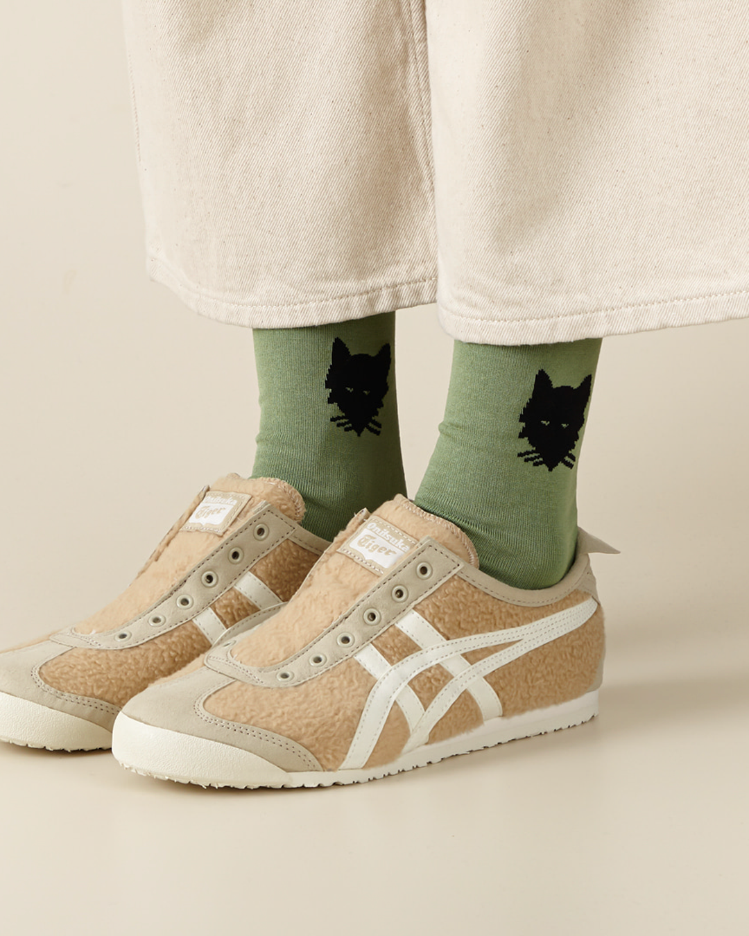 WOLF SOCKS - OLIVE