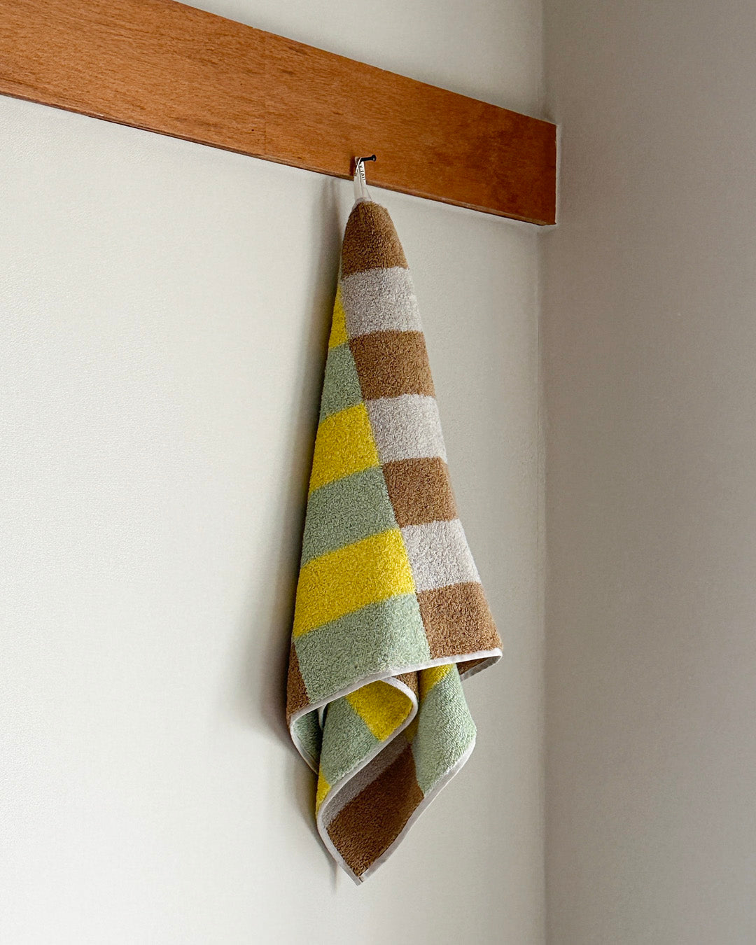 CHECK FACE TOWEL - SAND YELLOW